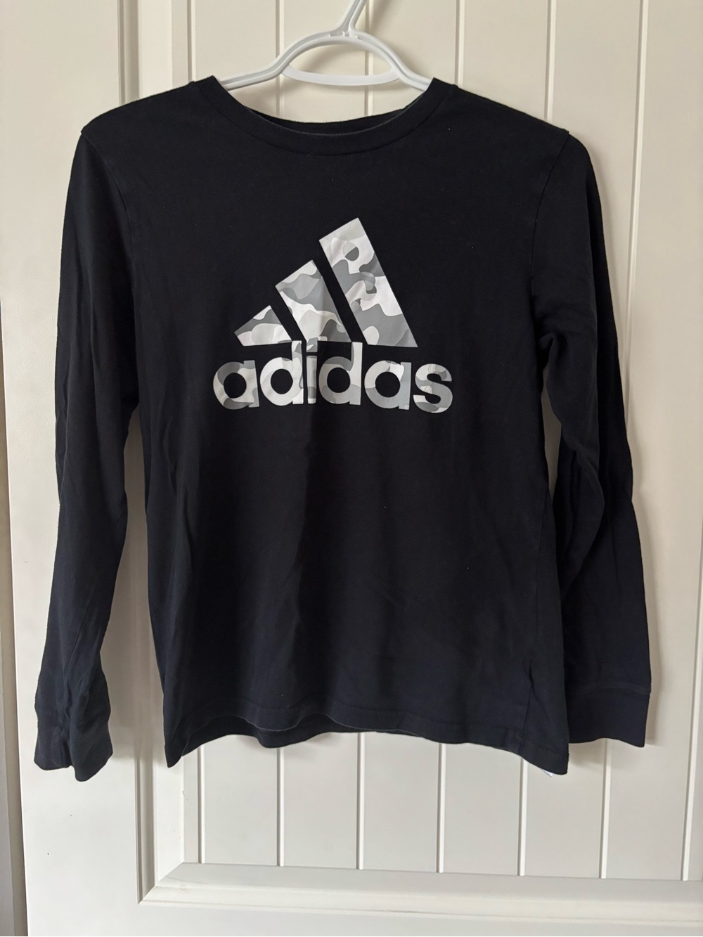 Adidas Youth Medium Black Long Sleeve Athletic Shirt Camo Logo Graphic Boys